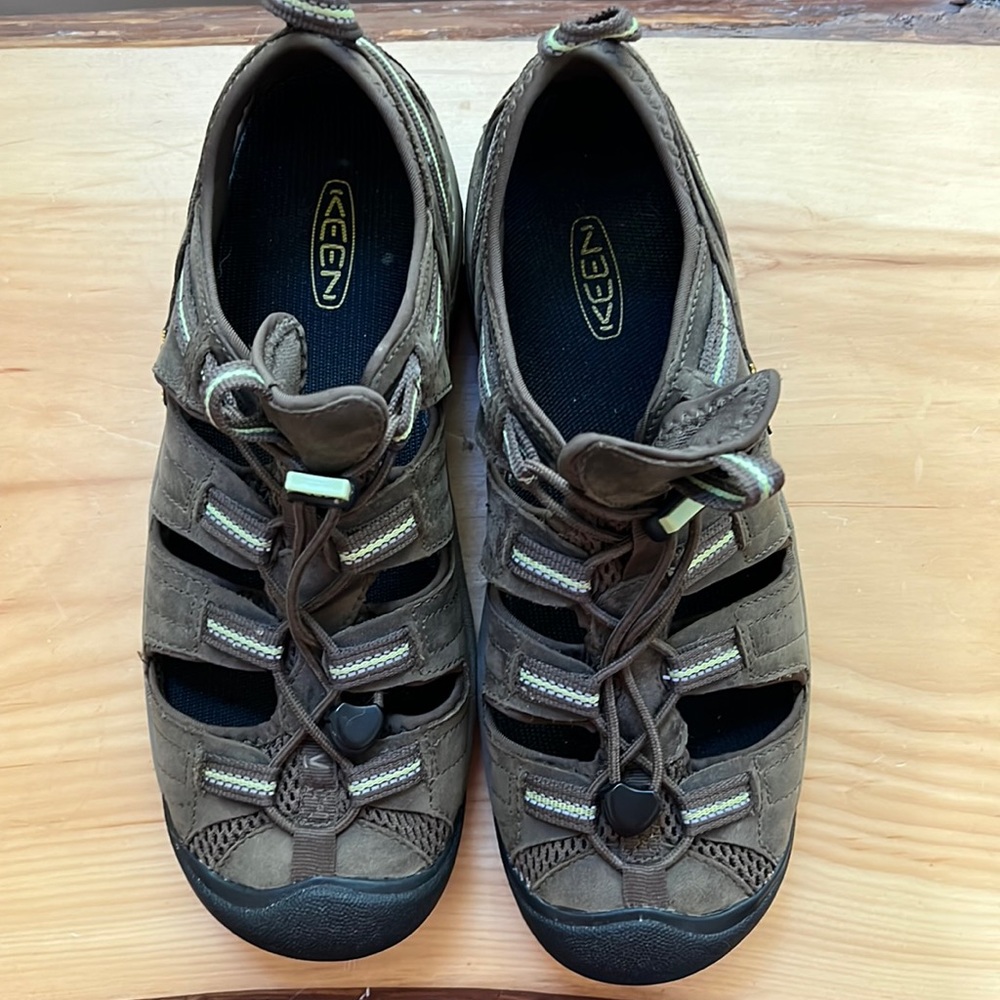 🔥SALE🔥 Like New Keen Waterproof Sandals Women’s Size 10